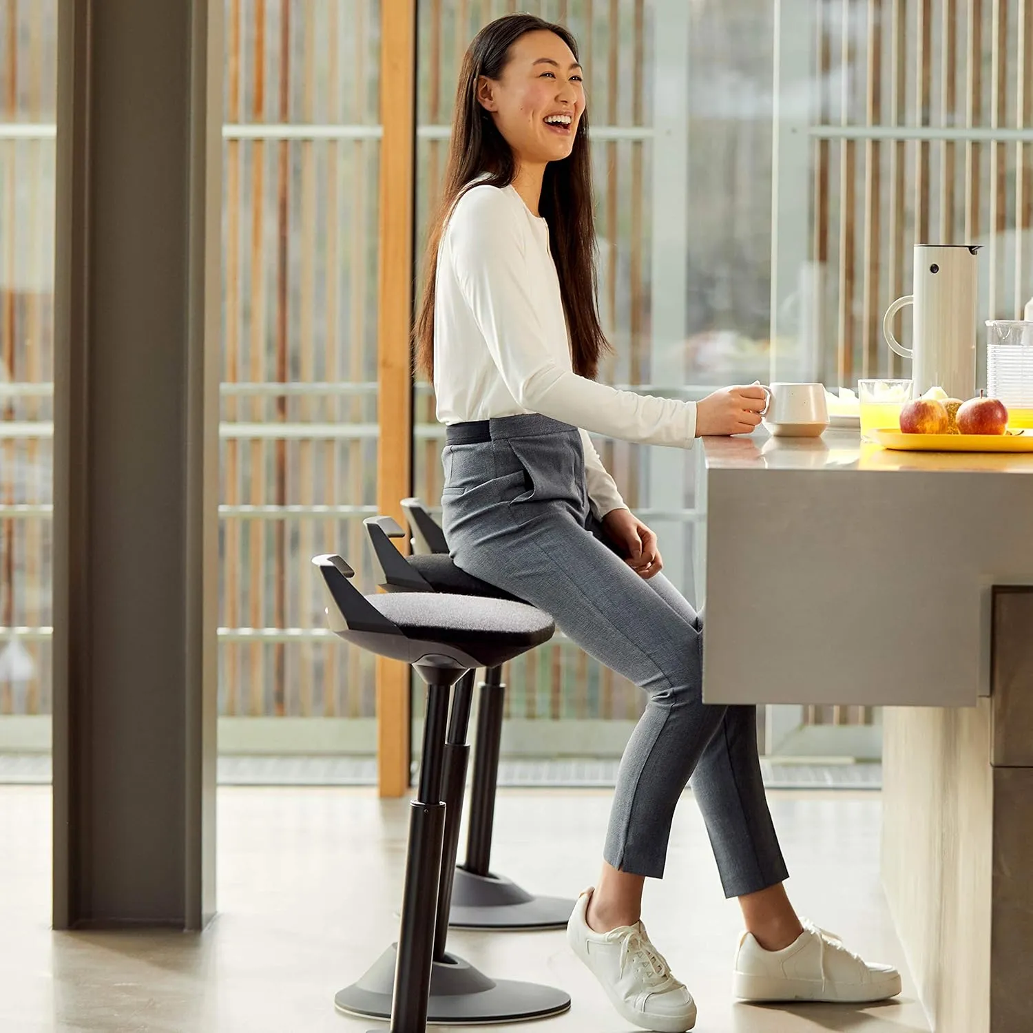 Aeris Muvman Standard Ergonomic Standing Aid - Active Seat for Dynamic Sitting and Standing - Height-Adjustable 51-84cm