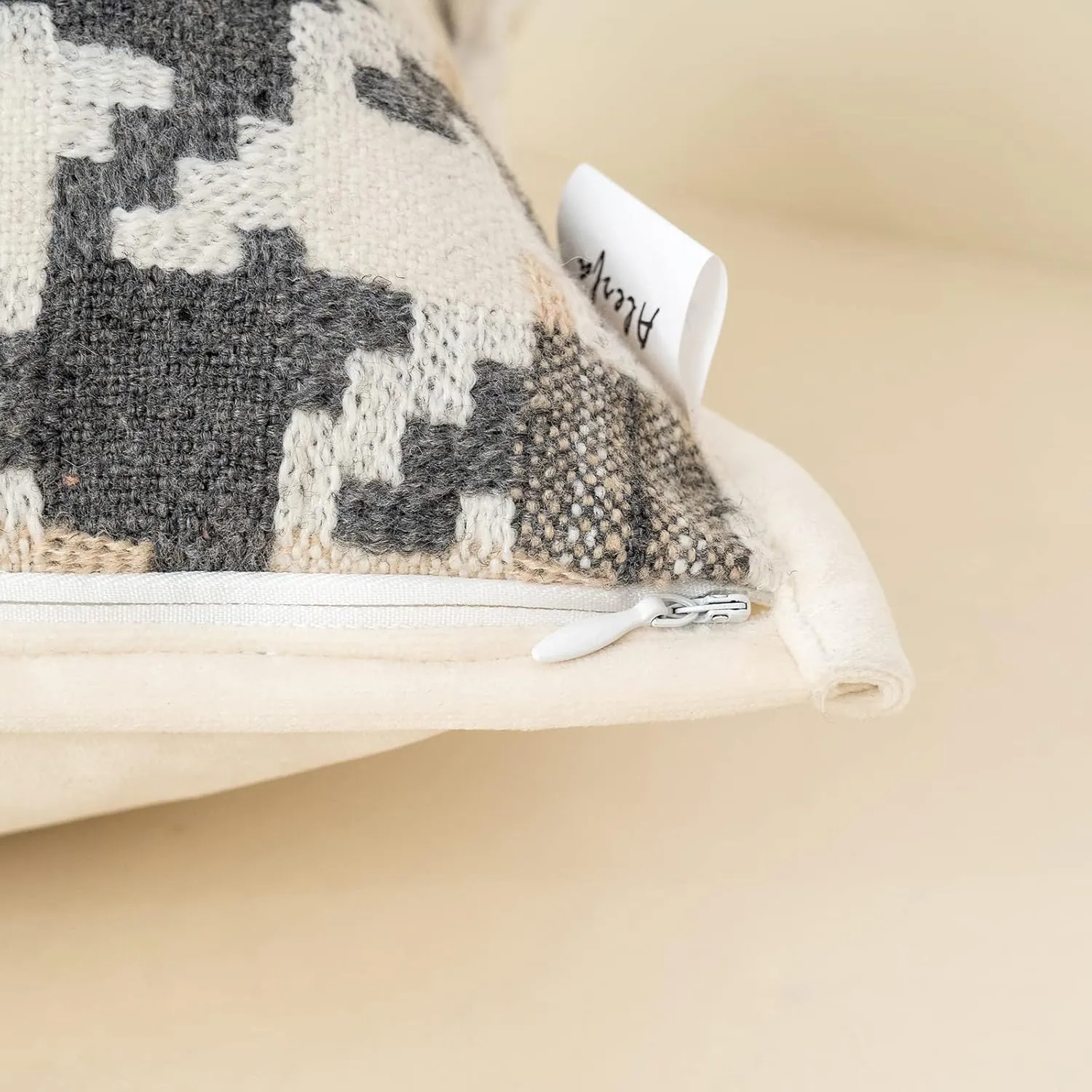 Alerfa 18 x 18 Inch Light Brown Off White Dark Gray Houndstooth Cushion Case Luxury Modern Cotton Velvet Square Throw Pillow Cover Decorative Pillow for Couch Sofa Living Room Bedroom Car 45 x 45cm