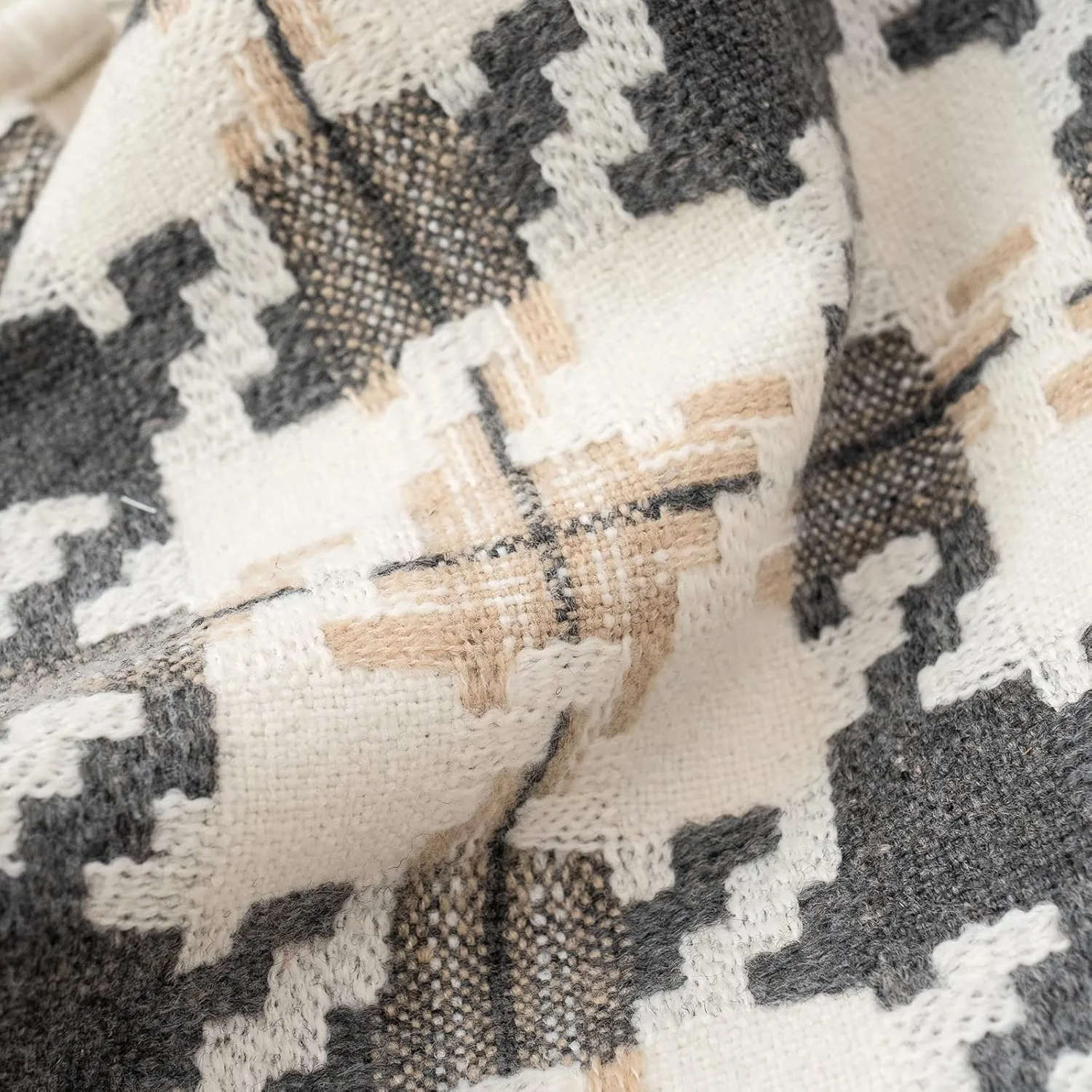 Alerfa 18 x 18 Inch Light Brown Off White Dark Gray Houndstooth Cushion Case Luxury Modern Cotton Velvet Square Throw Pillow Cover Decorative Pillow for Couch Sofa Living Room Bedroom Car 45 x 45cm