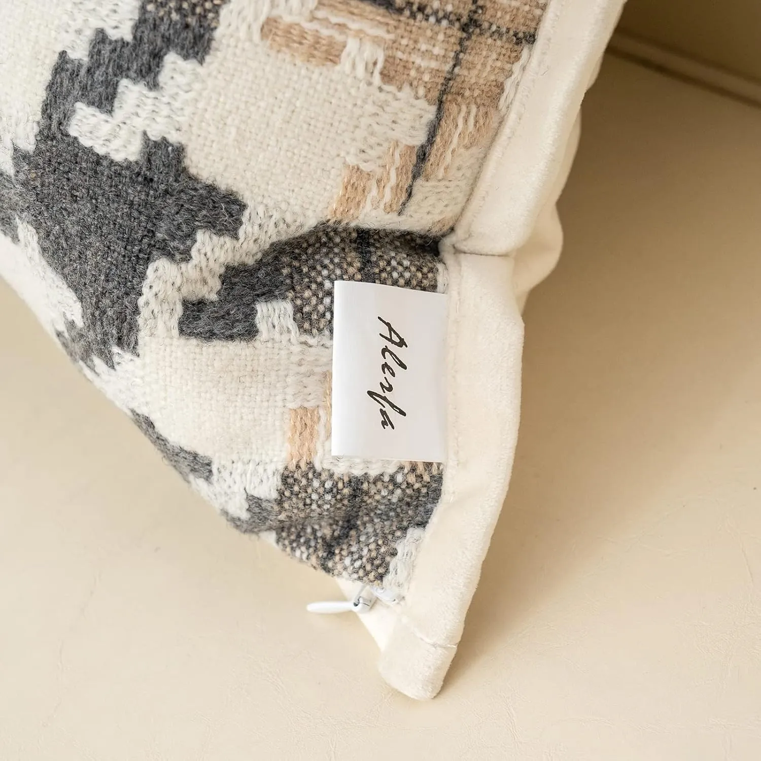 Alerfa 18 x 18 Inch Light Brown Off White Dark Gray Houndstooth Cushion Case Luxury Modern Cotton Velvet Square Throw Pillow Cover Decorative Pillow for Couch Sofa Living Room Bedroom Car 45 x 45cm