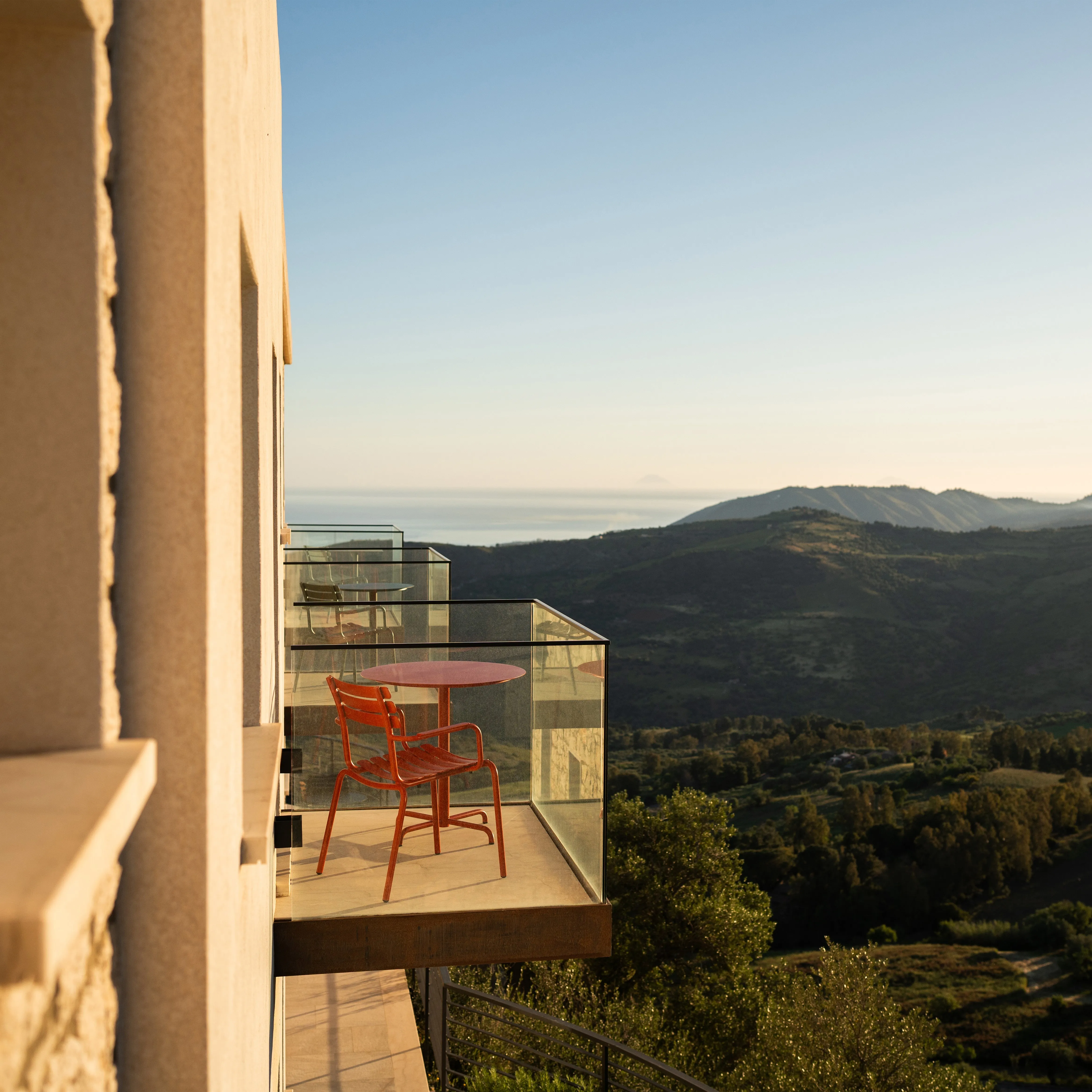 ALUA Outdoor Armchair