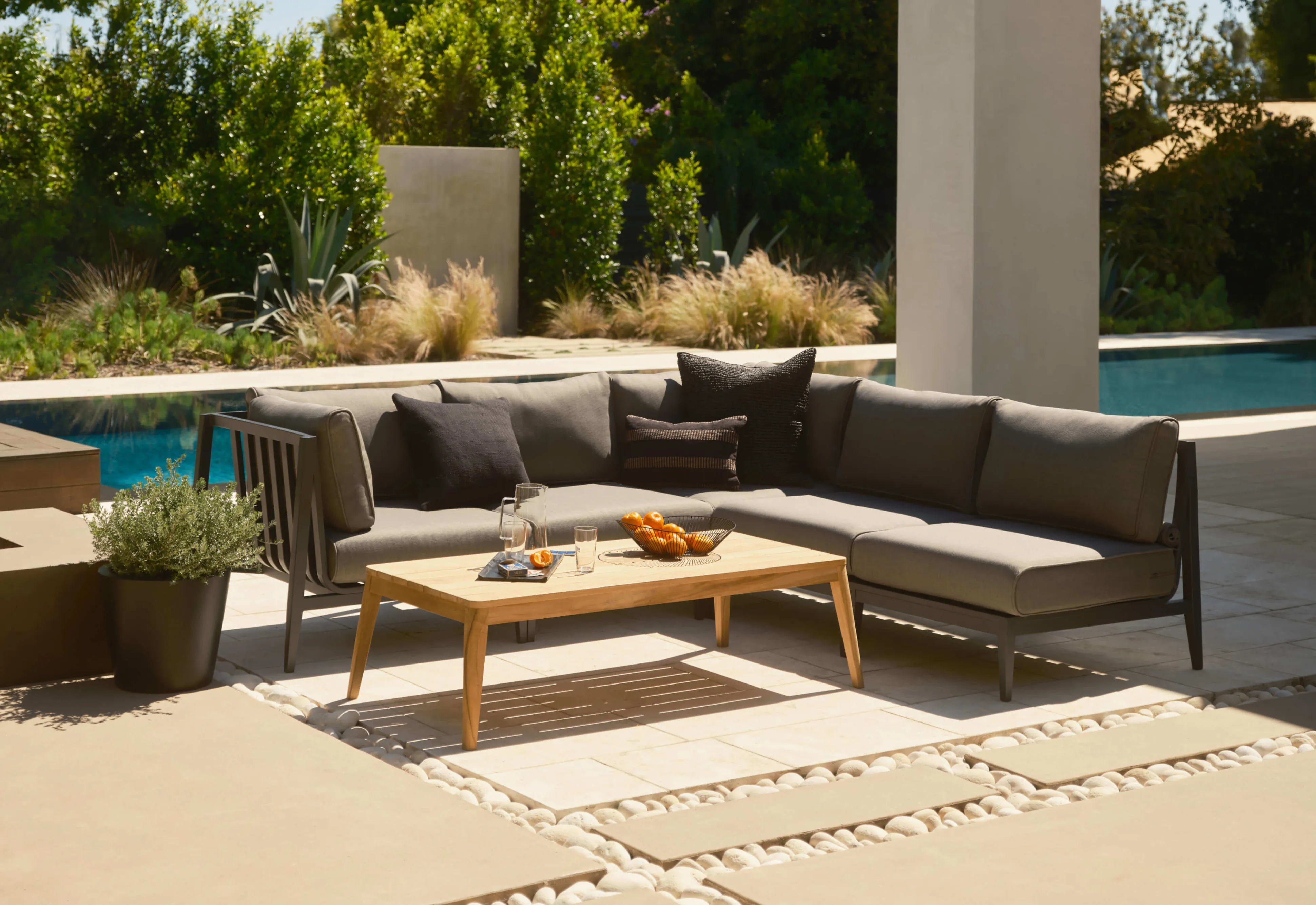 Aluminum Outdoor Left Sectional Chair By Outer