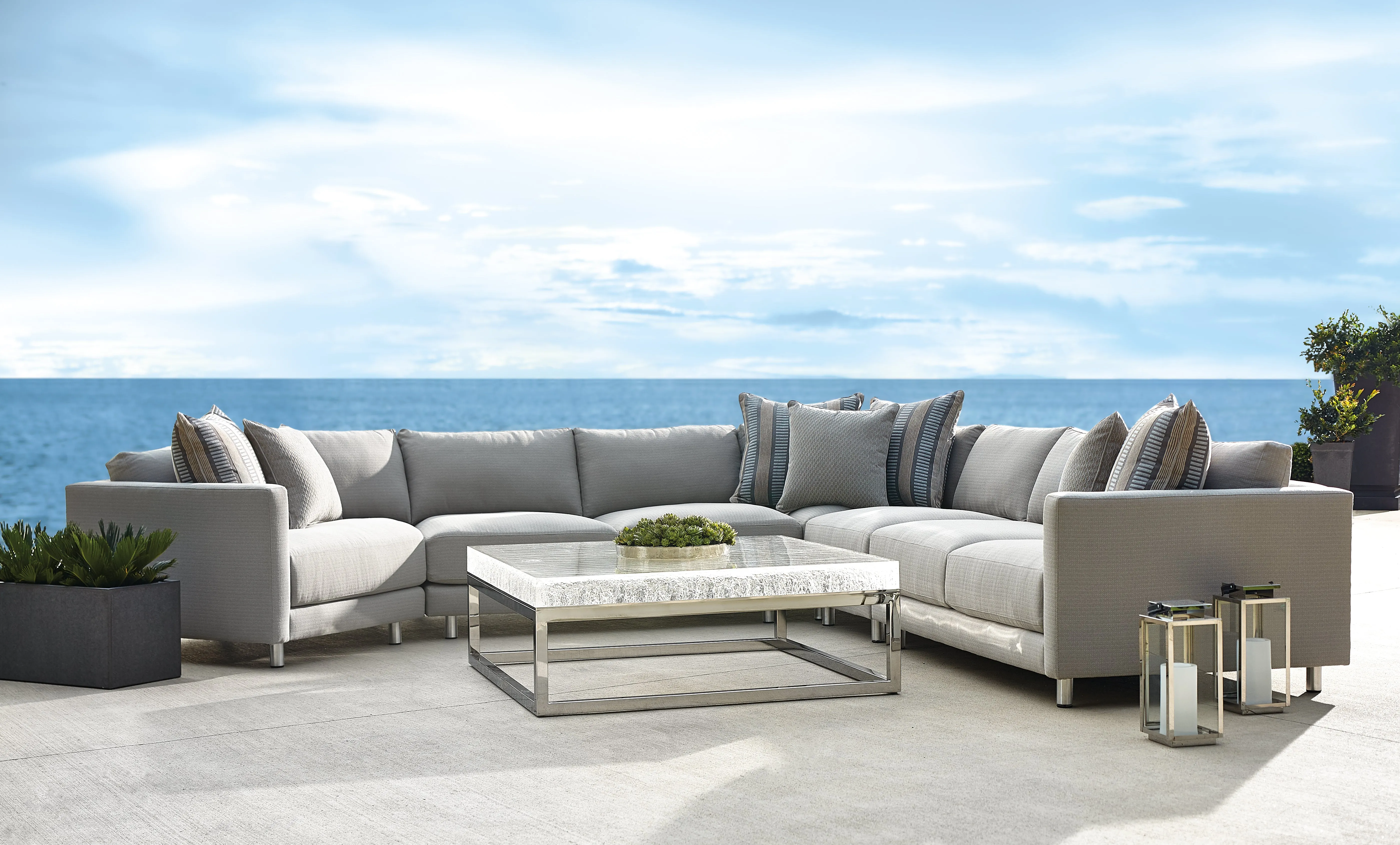 Avanni Outdoor Armless Chair