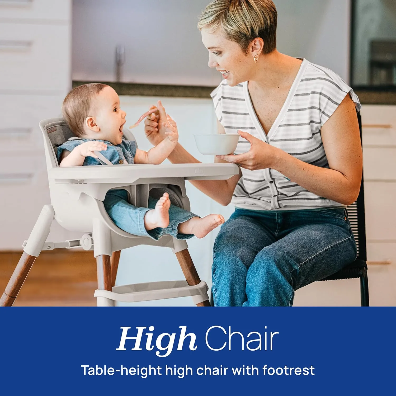 Chicco Zest™ LE 4-in-1 Folding High Chair, Feeding Chair, Toddler Chair and Youth Stool, Multi-Use Easy Clean High Chair | Crema/White