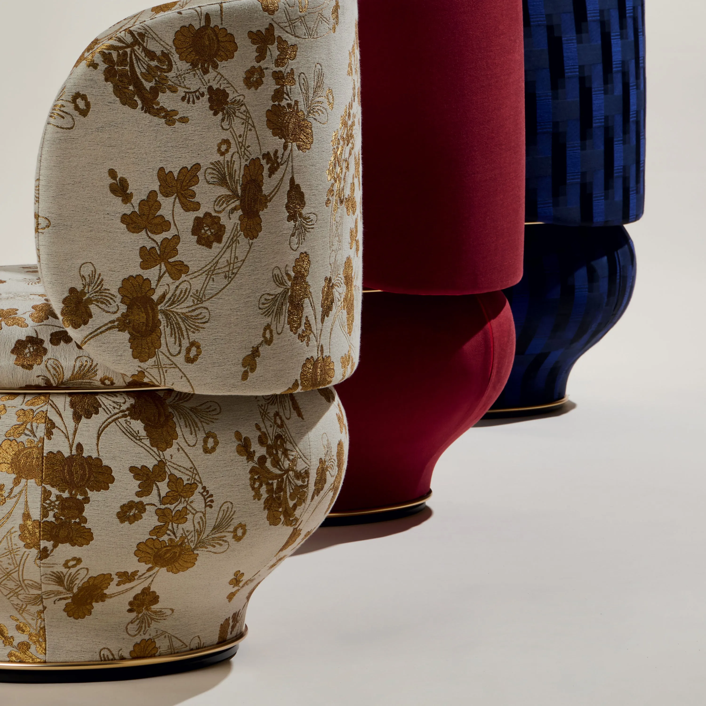 Dulcis Swivel Chair