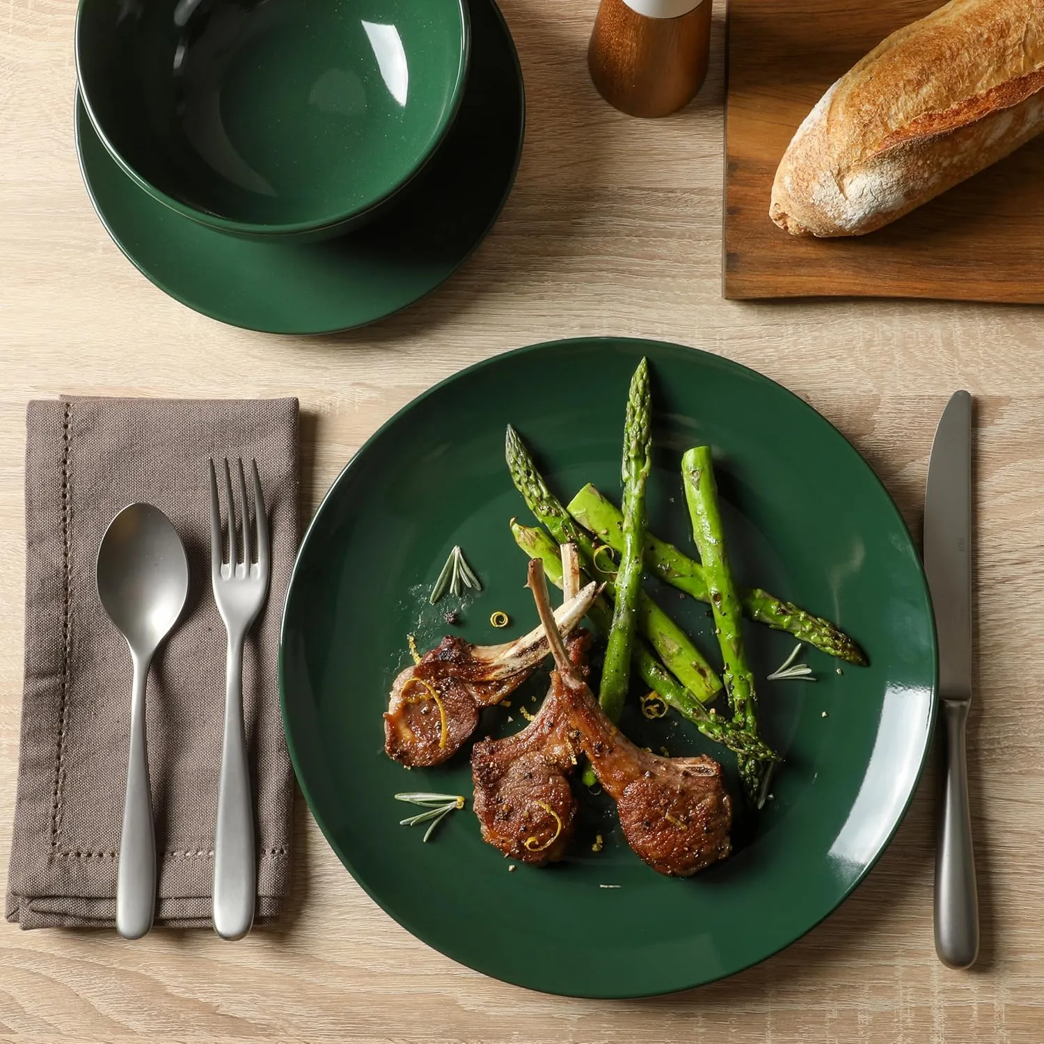 Gibson Home Simple Essential (Service for 4) 12 Piece Plates and Bowls Porcelain Solid Color Dishes Ceramic Dinnerware Set - Hunter Green