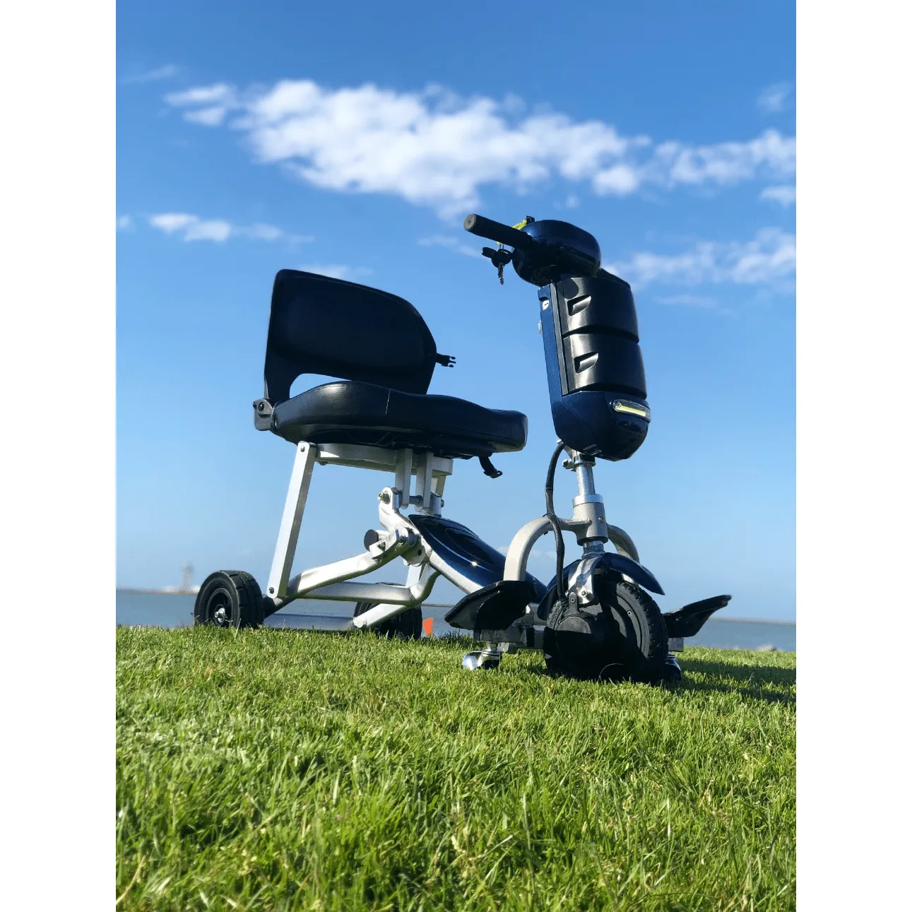 iLiving V8 Foldable Electric Mobility Scooter