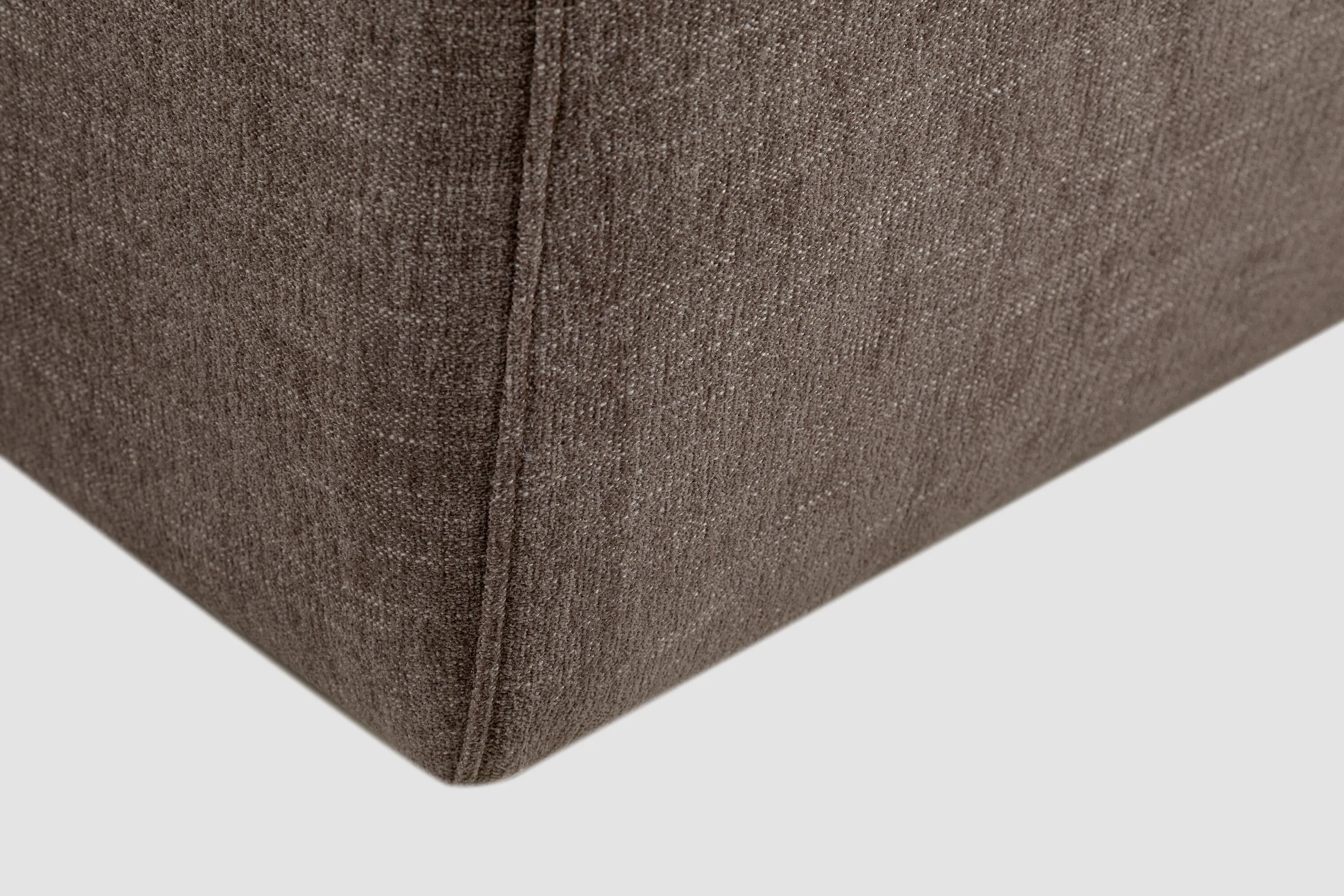 Kort & Co. Lotus Modular 36.5" Chenille Fabric Armless Chair with Feather Down Cushions - Coffee Brown | Fauteuil modulaire sans accoudoirs Lotus de Kort & Co. de 36,5 po en tissu de chenille avec coussins en duvet et plumes - brun café