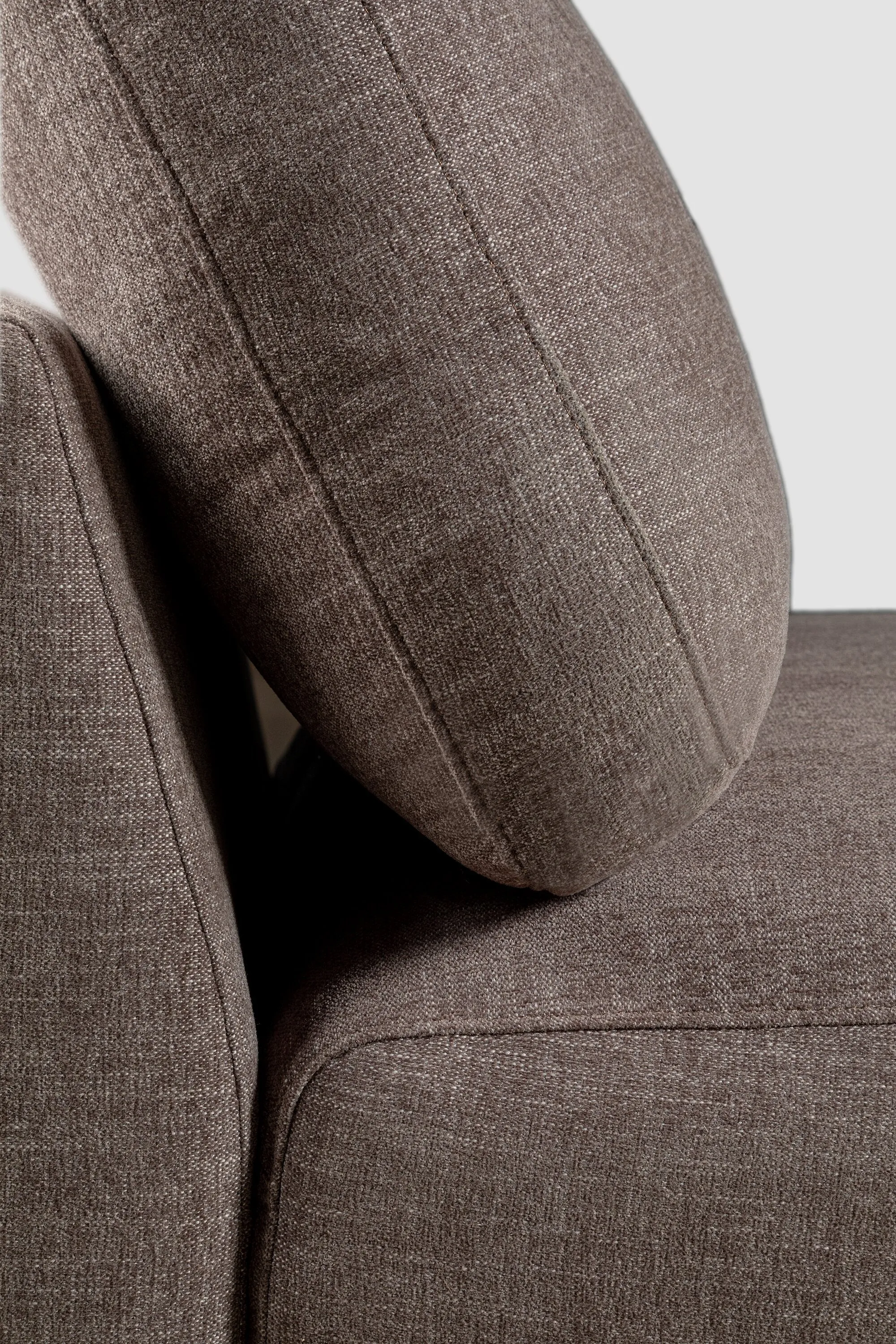 Kort & Co. Lotus Modular 36.5" Chenille Fabric Armless Chair with Feather Down Cushions - Coffee Brown | Fauteuil modulaire sans accoudoirs Lotus de Kort & Co. de 36,5 po en tissu de chenille avec coussins en duvet et plumes - brun café