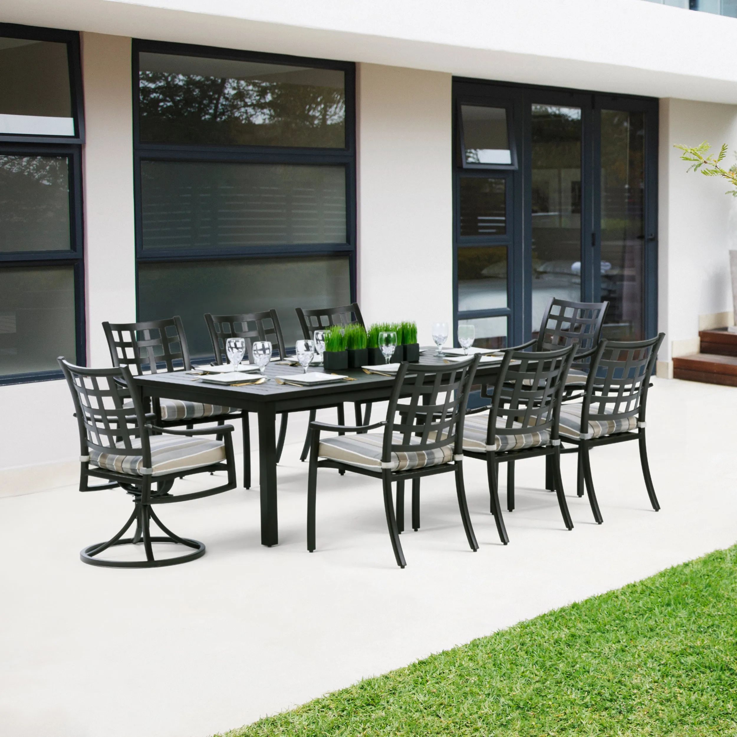 Lily Outdoor Dining Swivel Chair