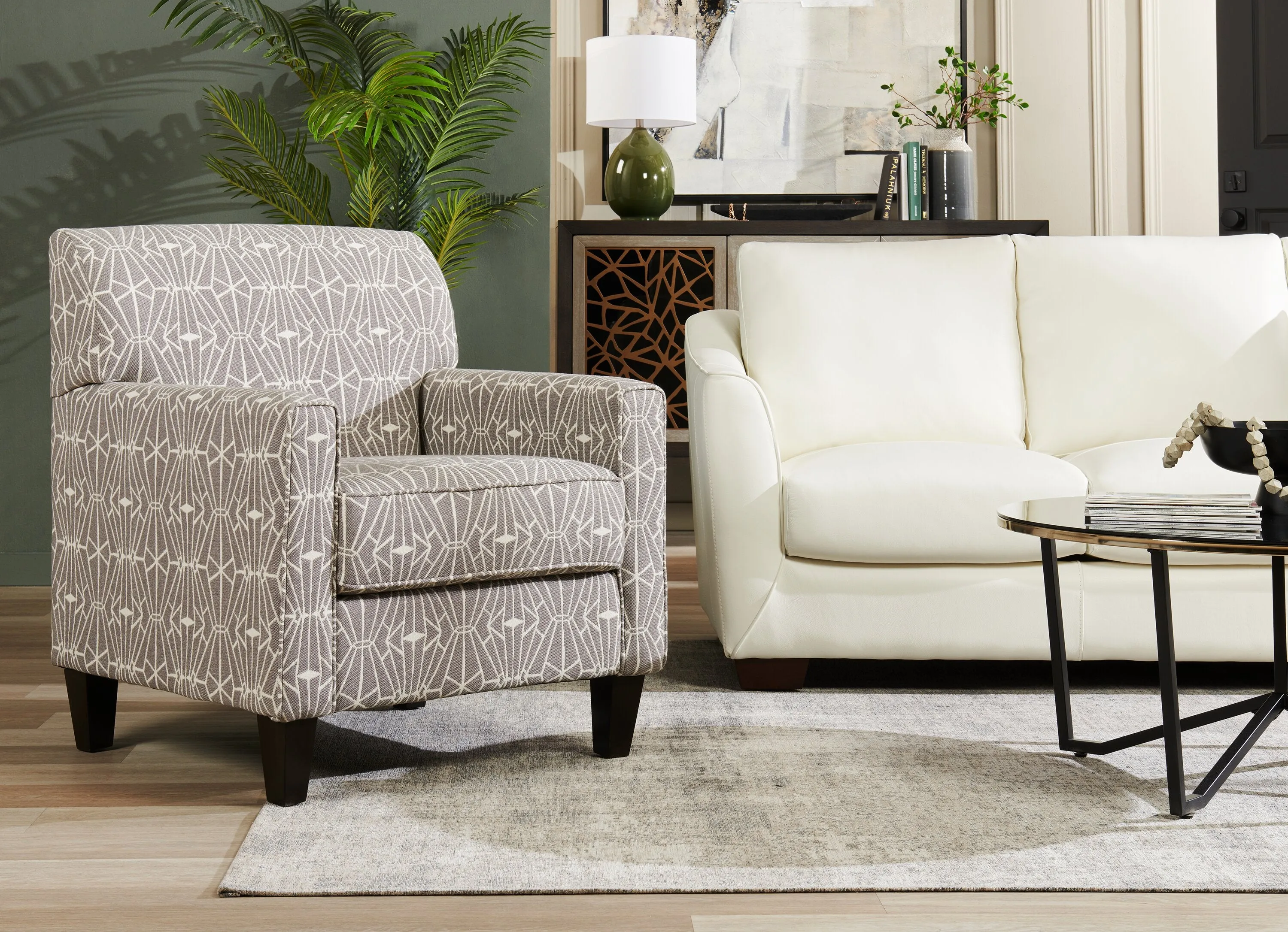 Made in Canada Cindy Crawford Home Kylie 30" Linen-Look Fabric Accent Chair - Charcoal Emblem | Fauteuil d’appoint Kylie de Cindy Crawford Home de 30 po fabriqué au Canada en tissu d’apparence lin - emblème anthracite