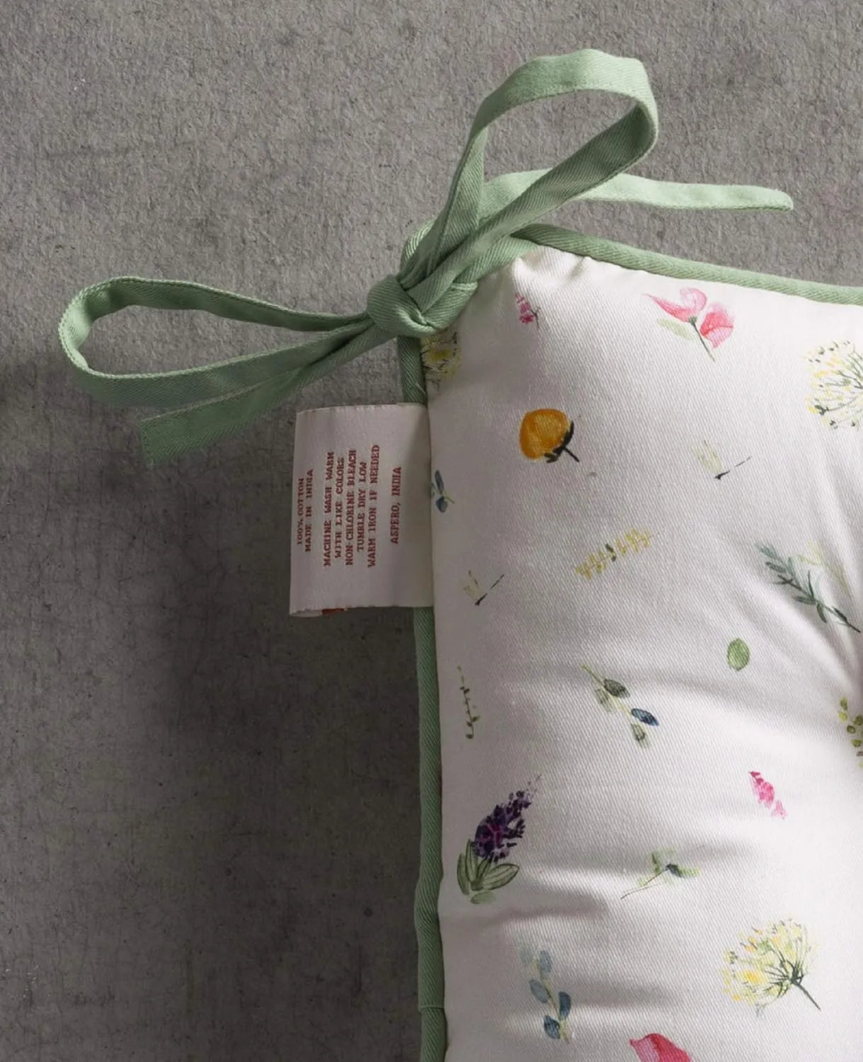 Maison d' Hermine Chairpads 100% Cotton Set of 2 Polyester Filling Cushion/Pillow Decorative Chair Pads with Ties for Kitchen, Party, Home & Camping, Botanical Fresh, Placed - Spring/Summer (16"x16")