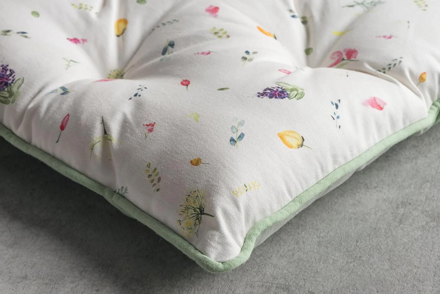Maison d' Hermine Chairpads 100% Cotton Set of 2 Polyester Filling Cushion/Pillow Decorative Chair Pads with Ties for Kitchen, Party, Home & Camping, Botanical Fresh, Placed - Spring/Summer (16"x16")
