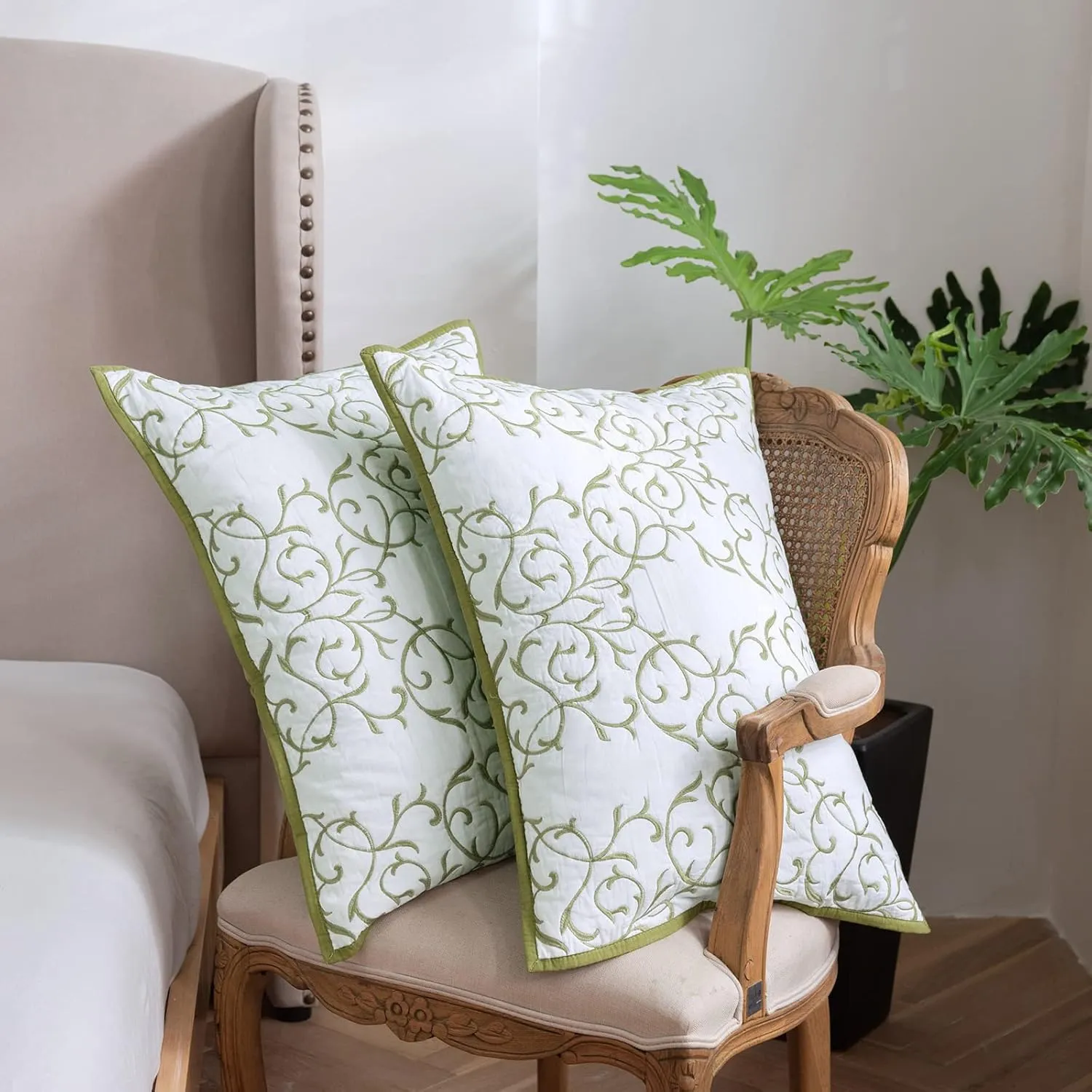 mixinni Reversible 3-Piece Green Embroidery Pattern Elegant Cotton Quilt Set with Embroidered Decorative Shams Soft Bedspread&Coverlet Set-King Size