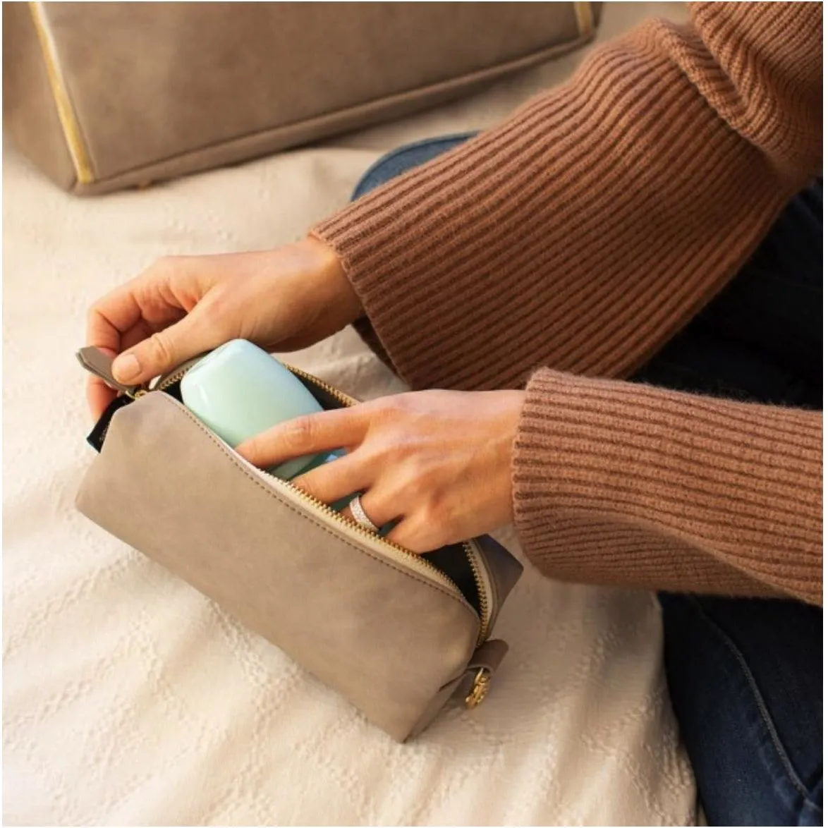 Petunia Pickle Bottom Bottle Butler: Grey Matte Leathertte