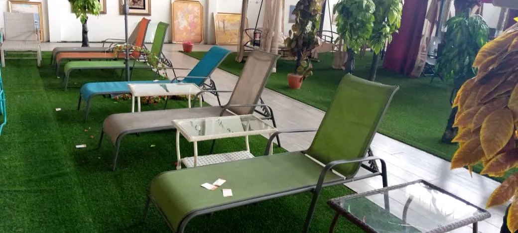 Pool Outdoor -Lounge Chairs