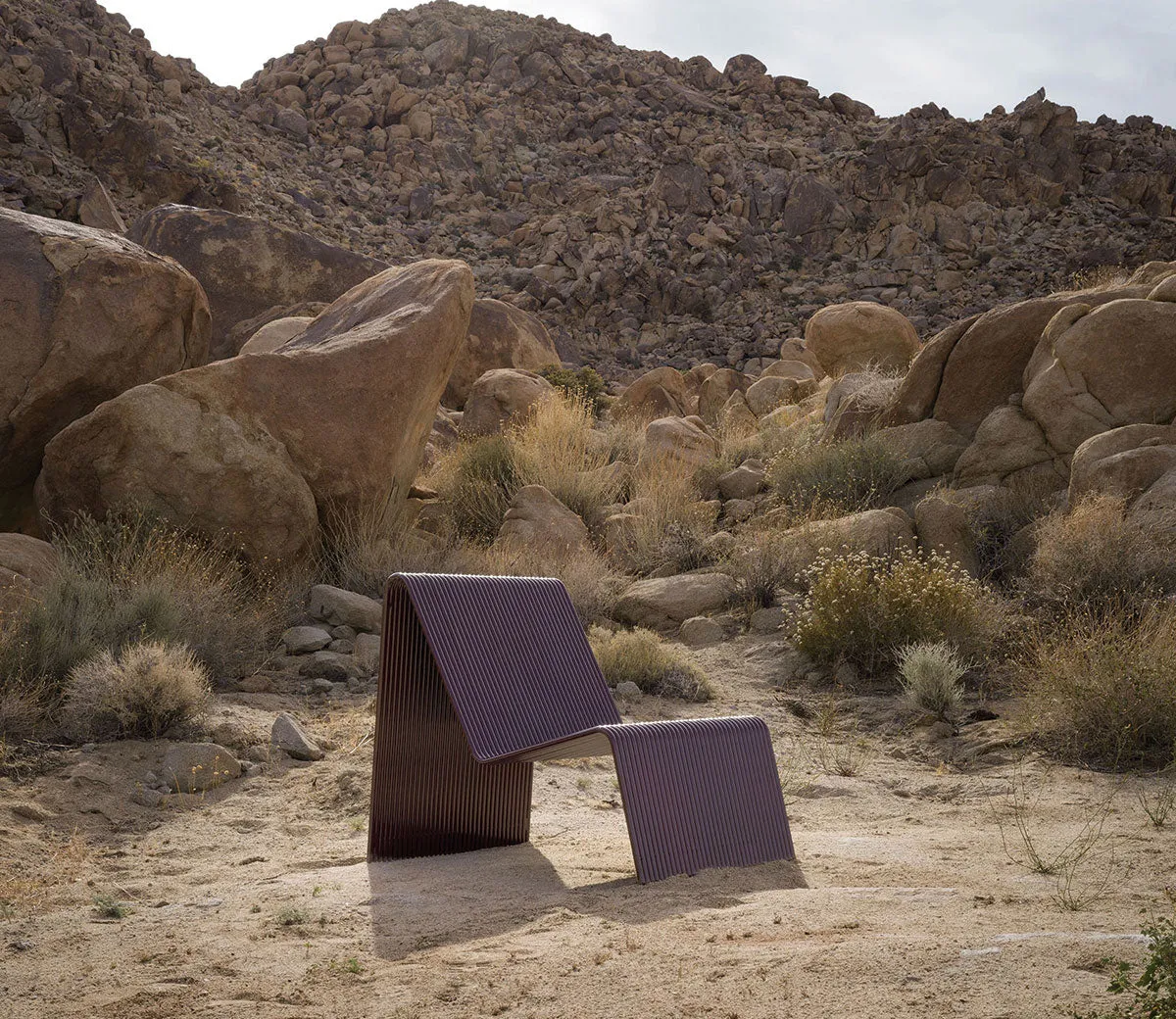 Ribbon lounge chair
