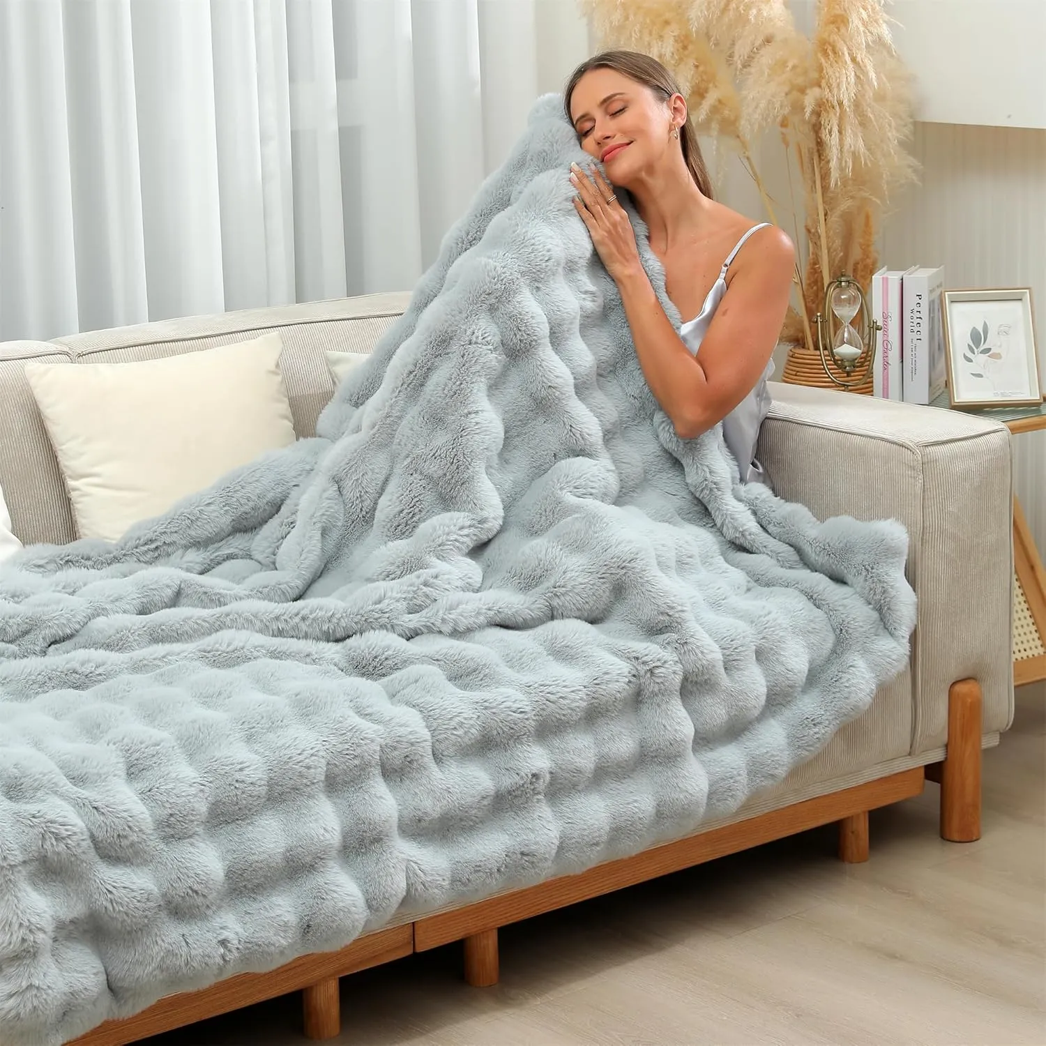 RYNGHIPY Faux Fur Throw Blanket, Double Side Thick and Warm for Couch, Plush Fluffy Faux Rabbit Fur Decoration for Sofa, Chair and Bed, Grey Winter Blanket (Grey, 51''x63'')