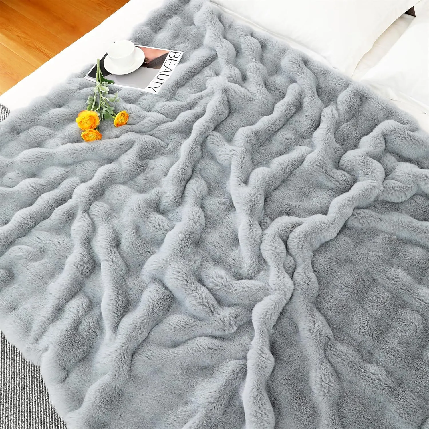 RYNGHIPY Faux Fur Throw Blanket, Double Side Thick and Warm for Couch, Plush Fluffy Faux Rabbit Fur Decoration for Sofa, Chair and Bed, Grey Winter Blanket (Grey, 51''x63'')