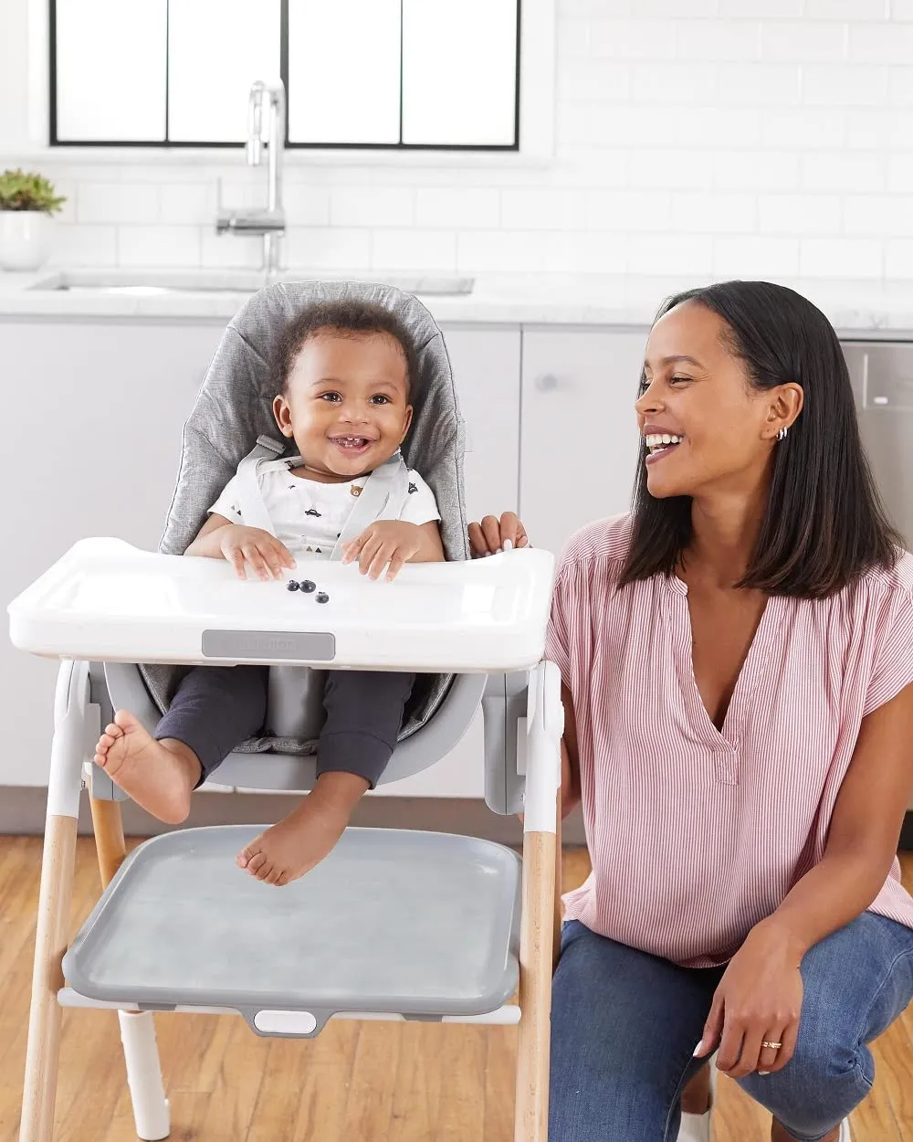 Skip Hop Baby High Chair 2-in 1 Convertible High Chair, Sit-to-Step, Grey/White
