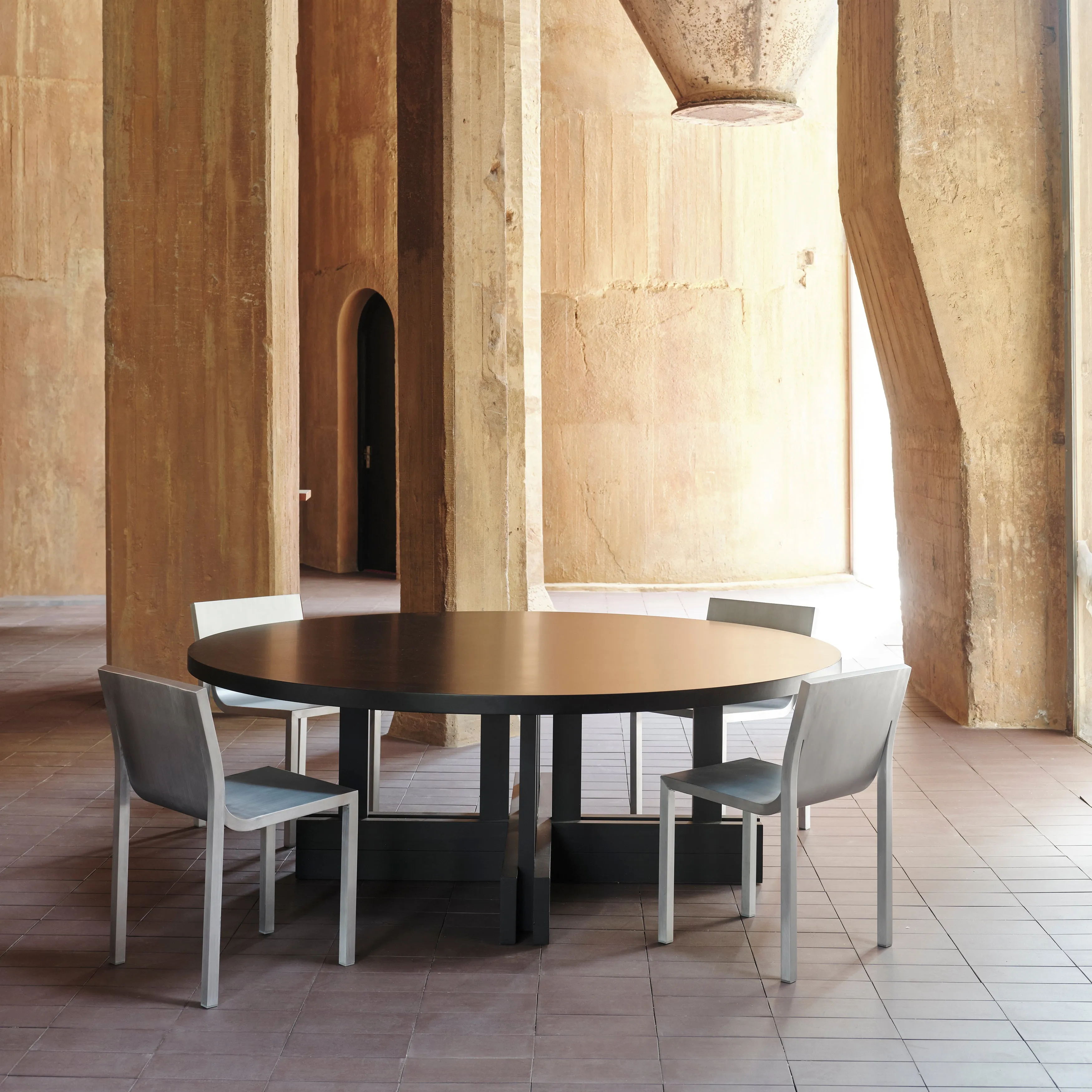 Stedelijk Stackable Chair - Aluminum: Quick Ship