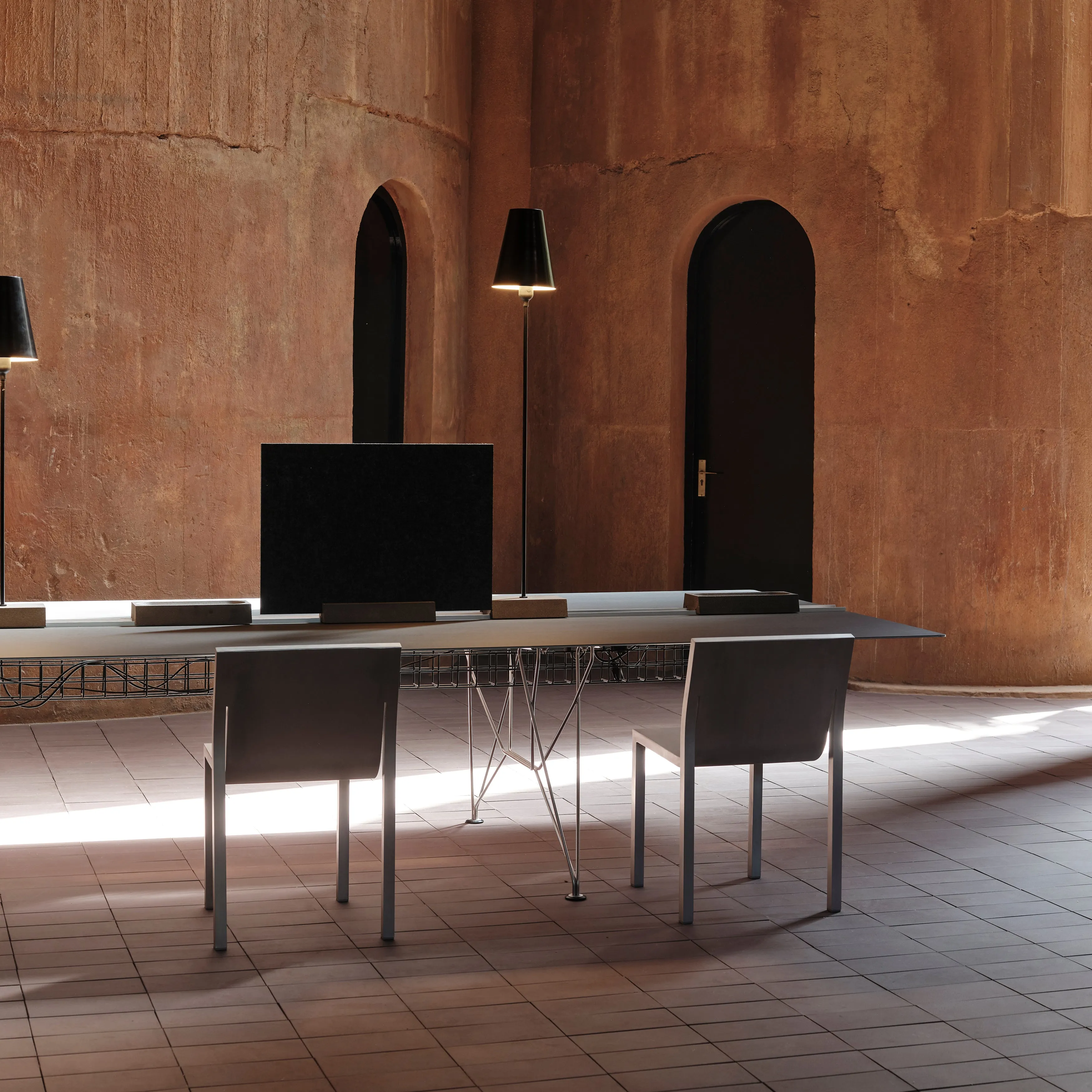 Stedelijk Stackable Chair - Aluminum: Quick Ship