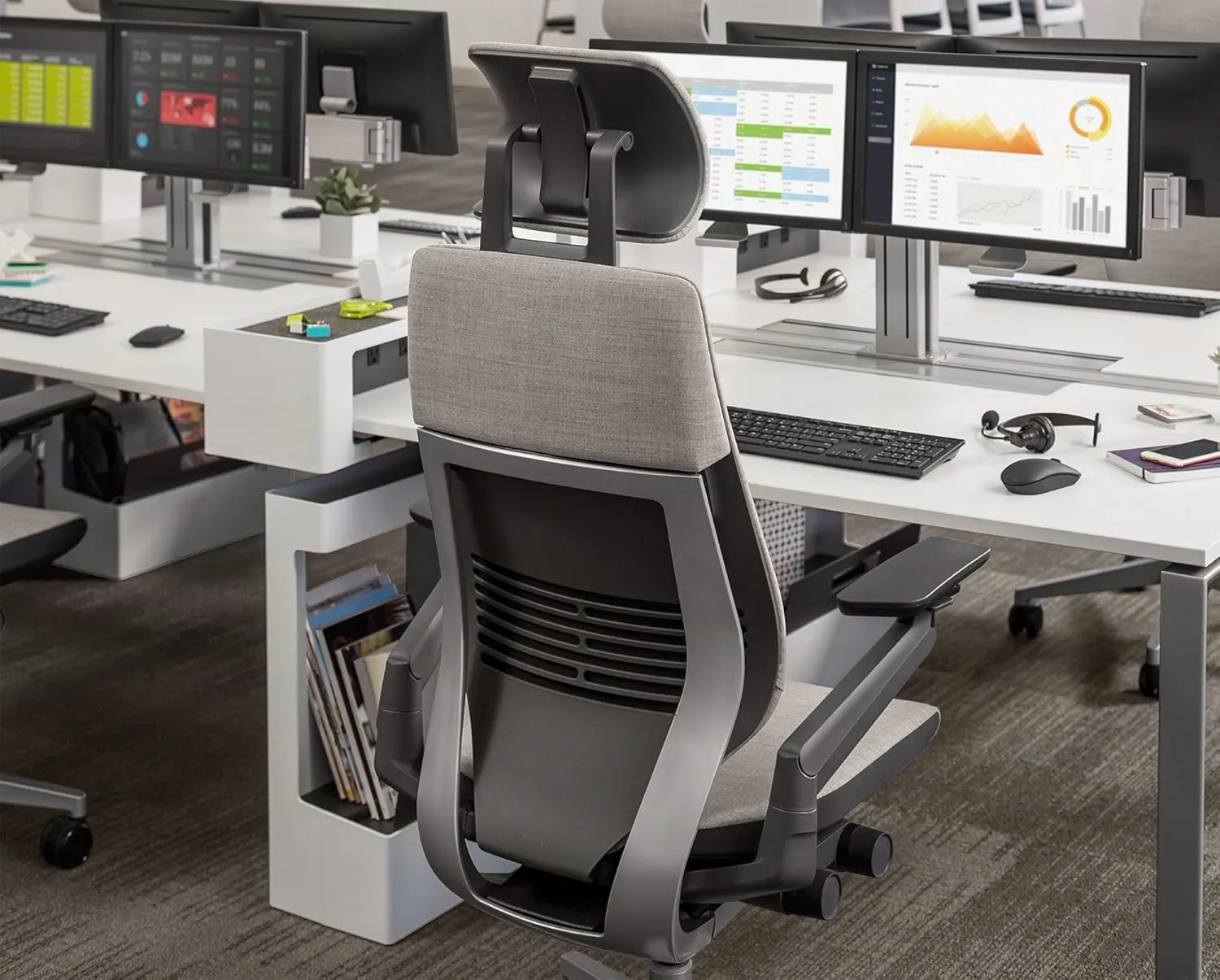 Steelcase Gesture Office Desk Task Chair with Headrest Plus Lumbar Support Cogent Connect Blueprint Fabric Low Platinum Light Frame (Light/Light)