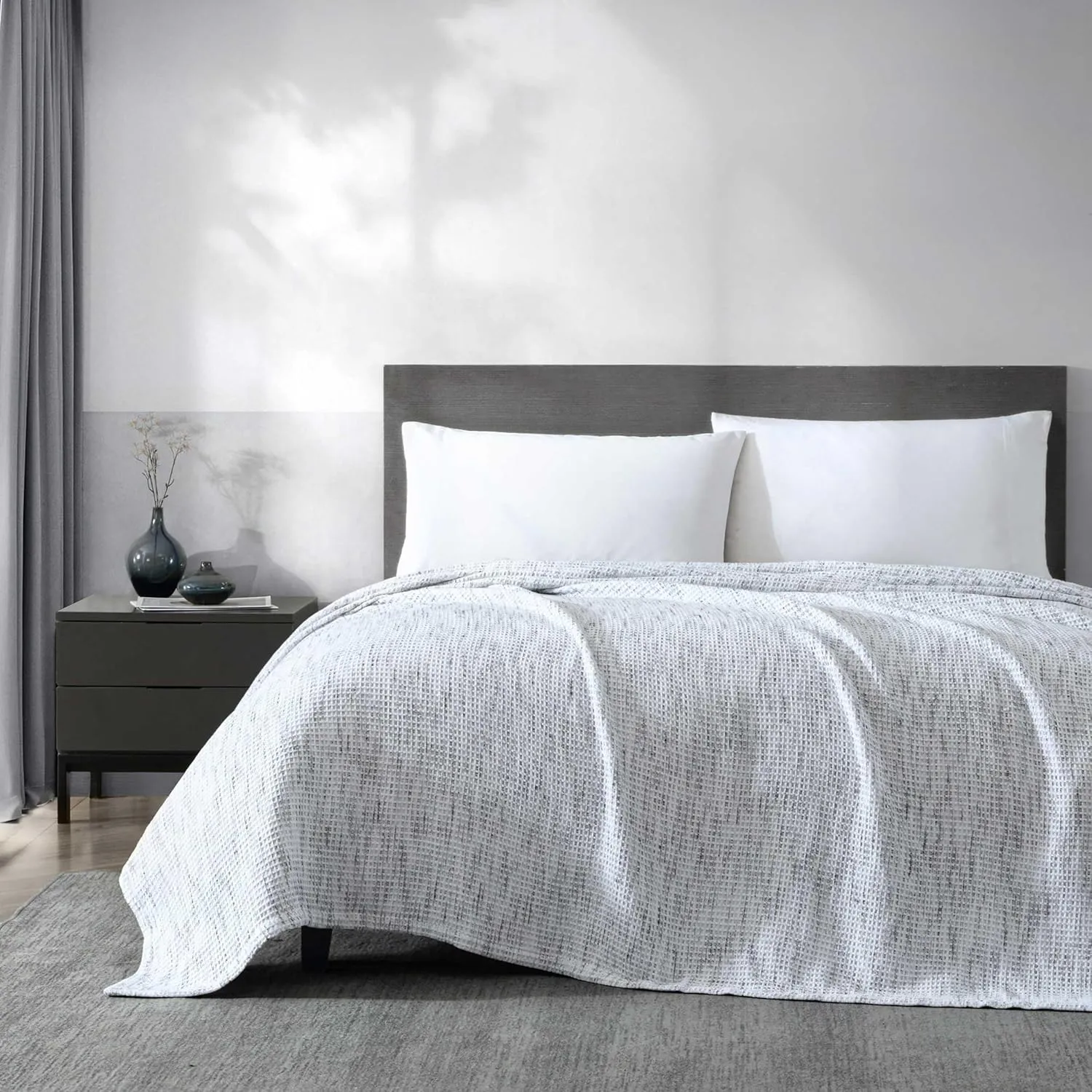 Vera Wang - Queen Blanket, Soft Cotton Luxury Bedding, Modern Luxurious Bedding with Waffle Weave Knit (Jasper Waffle White/Black, Queen)