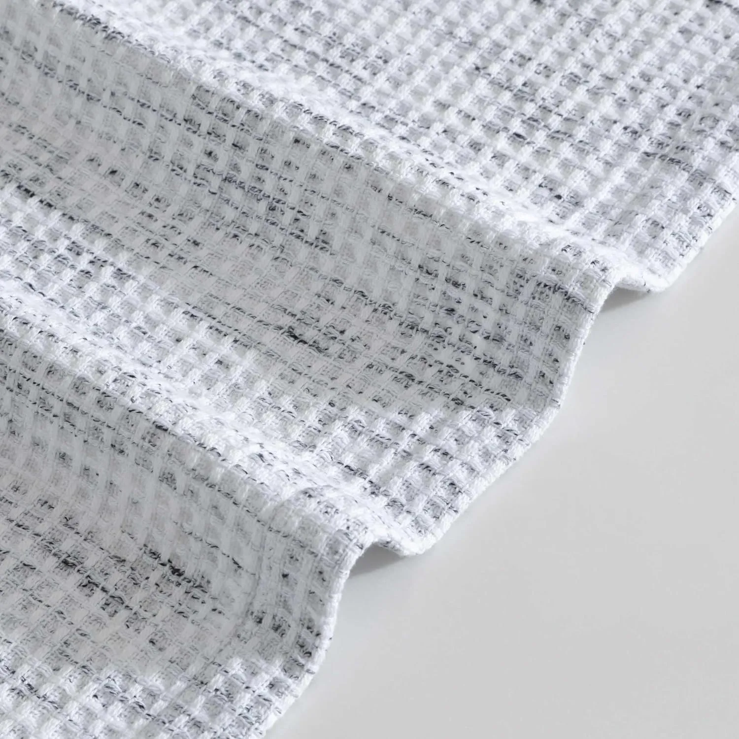 Vera Wang - Queen Blanket, Soft Cotton Luxury Bedding, Modern Luxurious Bedding with Waffle Weave Knit (Jasper Waffle White/Black, Queen)