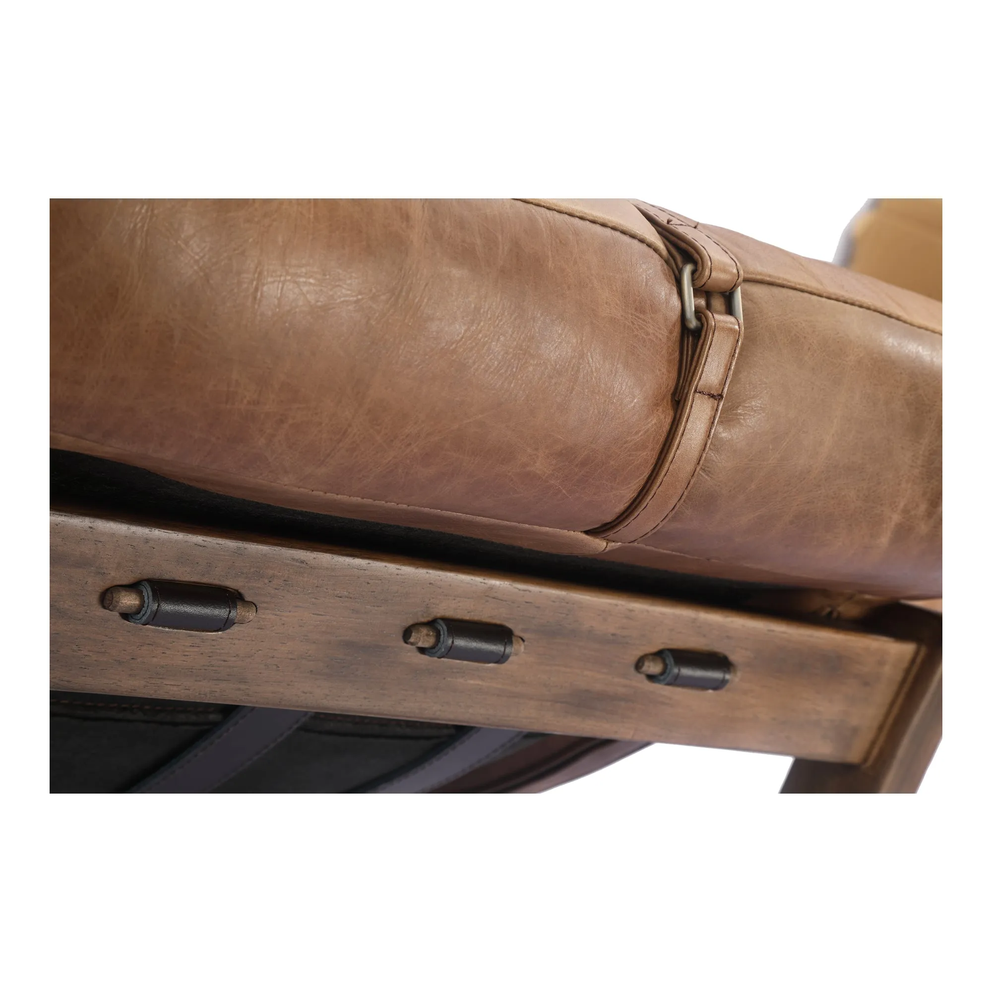 Vintage Mood Accent Chair: Timeless Elegance & Comfort